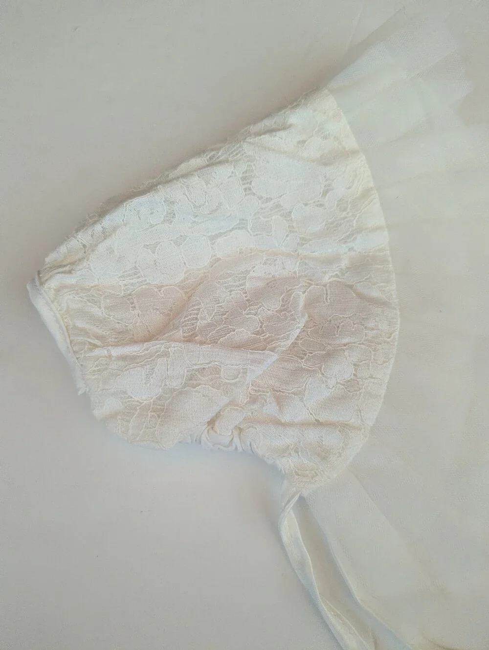 Vtg White Lace Baby Girls 6-12m Frilly Bonnet